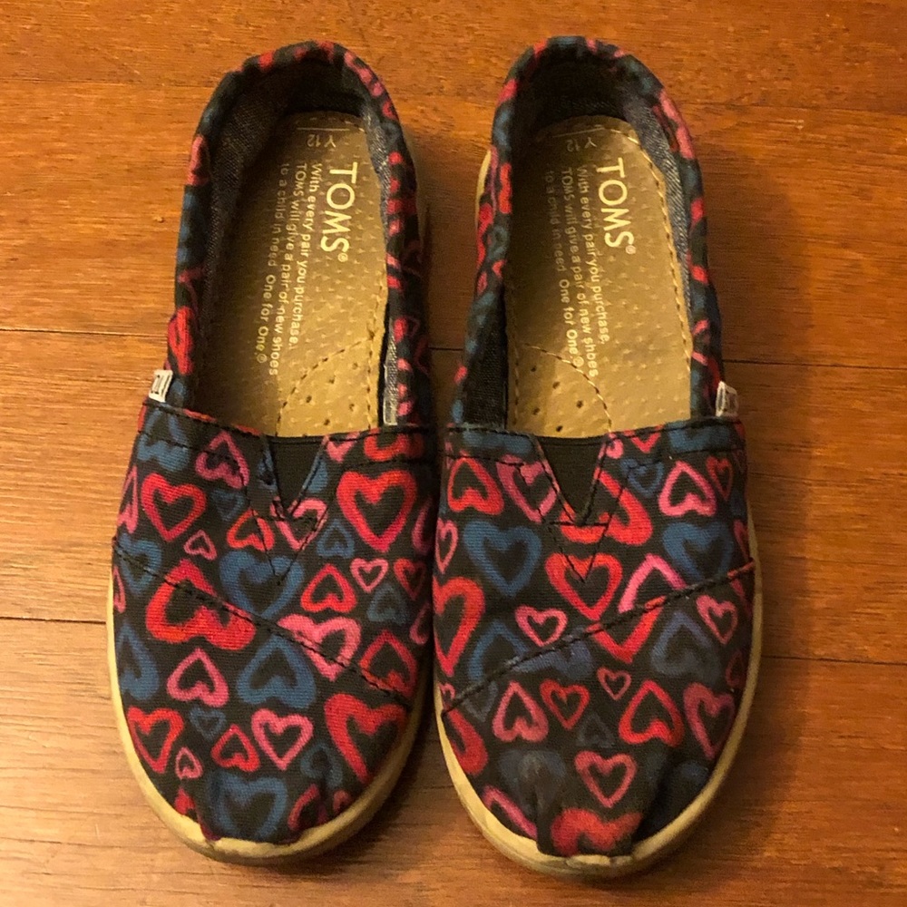 TOMS - Black Chalk Hearts